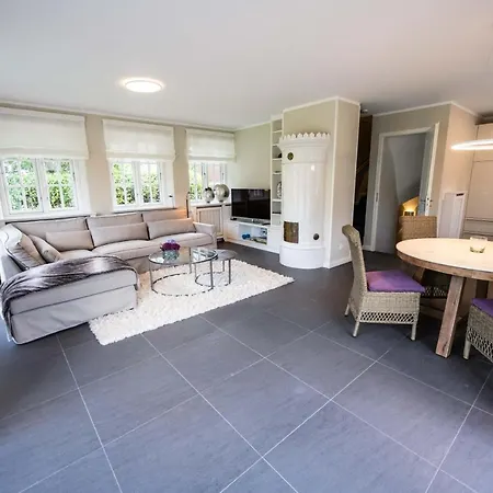 Smuk Huus ניבלום